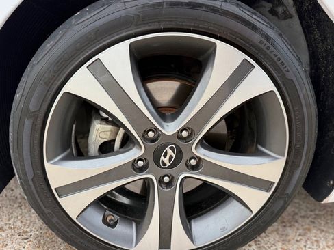 Used 2014 Hyundai Elantra w/ Option Group 2 image 23