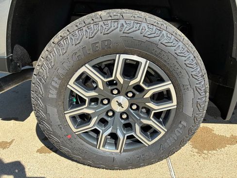 New 2026 Chevrolet Colorado Z71 image 13