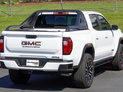 Used 2025 GMC Canyon AT4 w/ Nightfall Edition AWD/4WD image 9