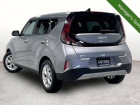 Used 2025 Kia Soul LX FWD image 15