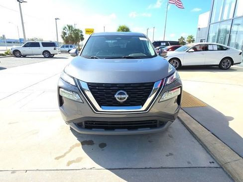 Used 2022 Nissan Rogue SV image 9