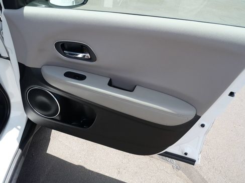 Used 2018 Honda HR-V EX image 29