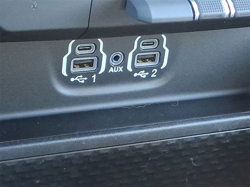 Used 2023 RAM 1500 Laramie image 24