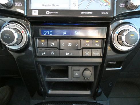 Used 2022 Toyota 4Runner TRD Pro AWD/4WD image 31
