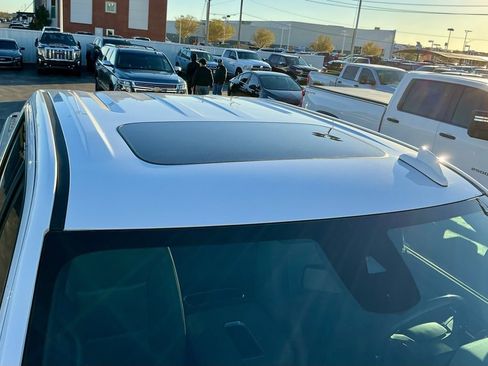 Used 2022 Chevrolet Silverado 1500 LTZ w/ LTZ Premium Package image 11