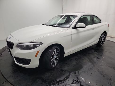 Used 2020 BMW 230i xDrive Coupe w/ Convenience Package image 3