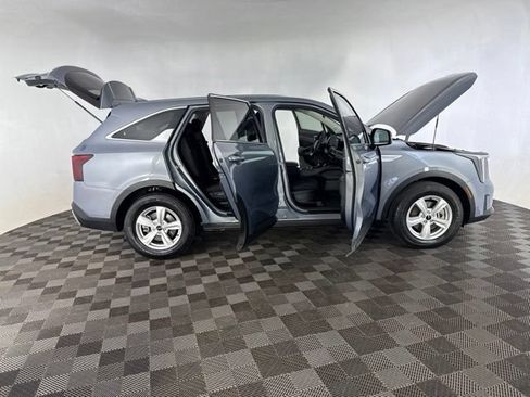 Certified 2024 Kia Sorento LX FWD image 15