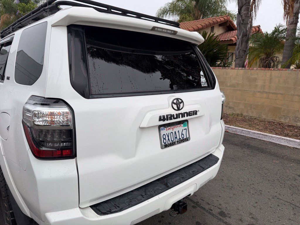 Used 2015 Toyota 4Runner SR5 AWD/4WD image 14