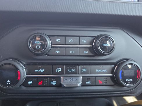 Used 2024 Ford Bronco Badlands AWD/4WD image 24