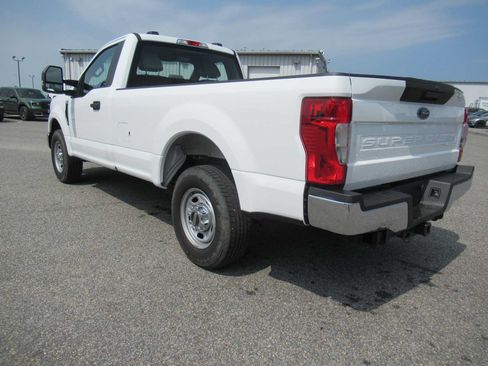 Used 2022 Ford F250 XL w/ Power Equipment Group RWD image 7
