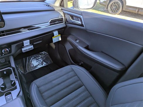 New 2026 Mitsubishi Outlander SE image 17