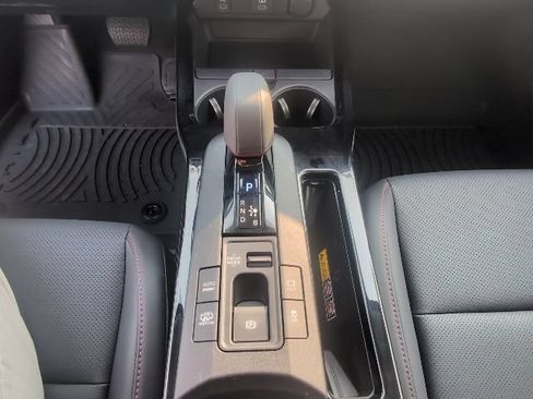 Used 2025 Toyota Prius Plug-In Hybrid FWD image 21