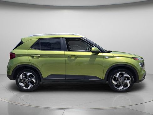 Certified 2023 Hyundai Venue SEL w/ Cargo Package FWD image 4