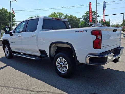 Used 2025 Chevrolet Silverado 2500 LT w/ Convenience Package AWD/4WD image 4