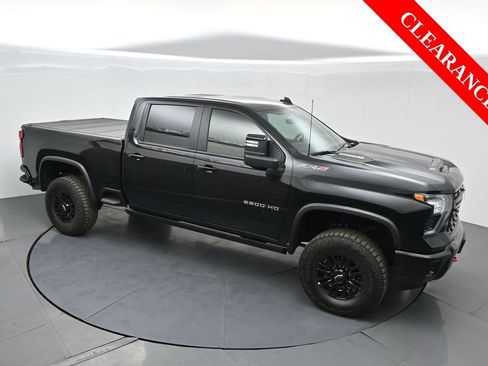 Used 2025 Chevrolet Silverado 2500 ZR2 w/ Technology Package image 53