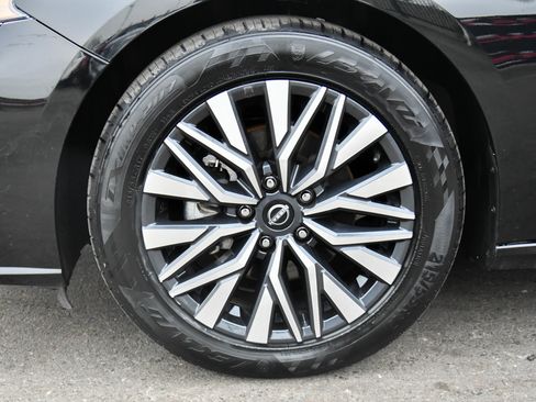 Used 2024 Nissan Altima 2.5 SV image 12