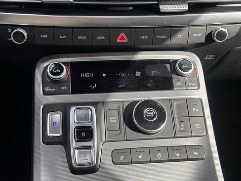 Used 2025 Hyundai Palisade Calligraphy image 39