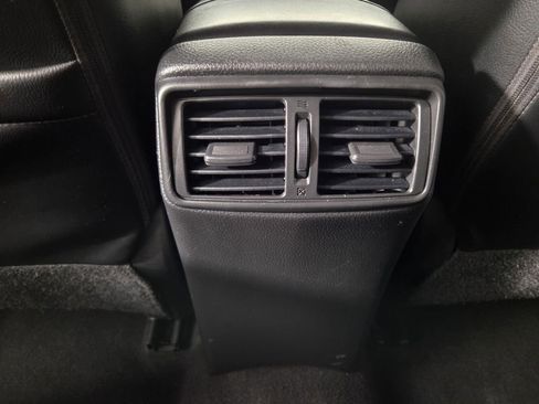 Used 2017 Nissan Rogue Sport SL image 27