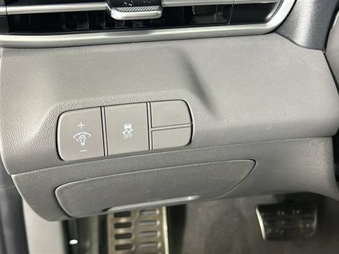 Used 2025 Hyundai Elantra Sport FWD image 19