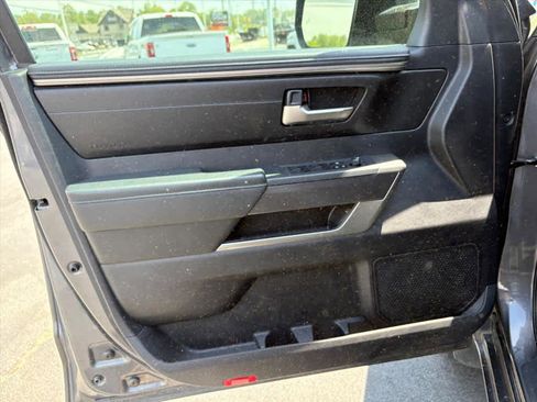 Used 2022 Toyota Tundra SR5 w/ SR5 Convenience Package AWD/4WD image 21
