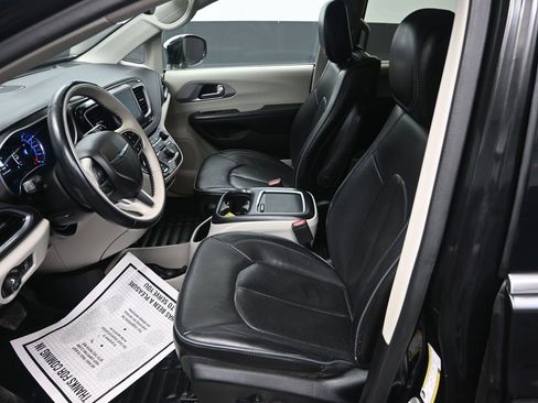 Used 2018 Chrysler Pacifica Limited w/ Advanced Safetytec Group image 15