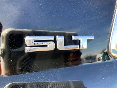 Used 2017 GMC Yukon SLT image 10