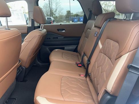 New 2026 Nissan Pathfinder Platinum image 25