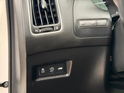 Used 2017 INFINITI Q50 2.0t w/ Moonroof Package image 38