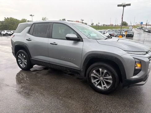 Used 2026 Chevrolet Equinox LT AWD/4WD image 11