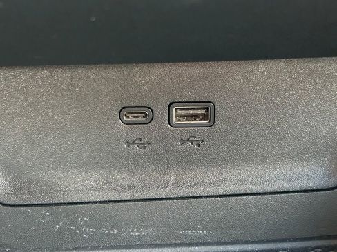 Used 2025 Chevrolet Equinox LT FWD image 24