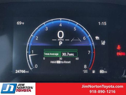 Used 2025 Toyota Corolla Cross XLE image 18