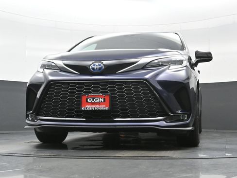 Used 2024 Toyota Sienna XSE w/ XSE Plus Package AWD/4WD image 28