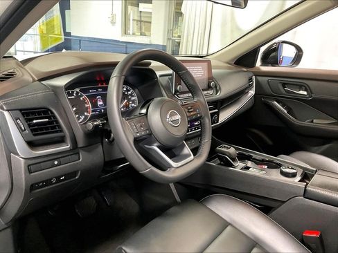 Used 2023 Nissan Rogue SV w/ SV Premium B Package AWD/4WD image 8