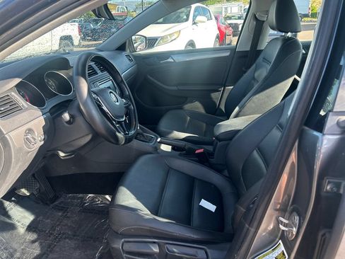 Used 2018 Volkswagen Jetta SE FWD image 11
