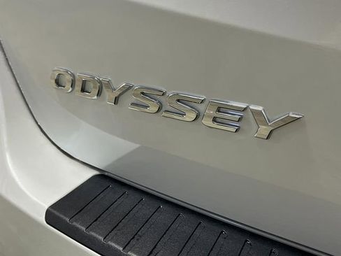 New 2026 Honda Odyssey Touring image 9