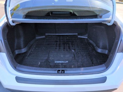 Used 2020 Toyota Corolla LE image 30