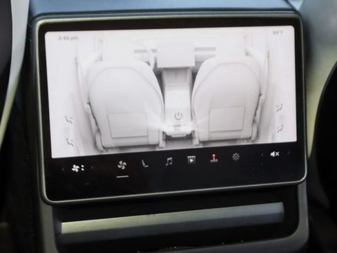 Used 2026 Tesla Model Y Long Range RWD image 39
