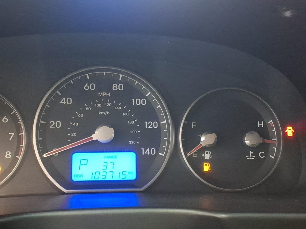 Used 2010 Hyundai Santa Fe AWD SE image 11