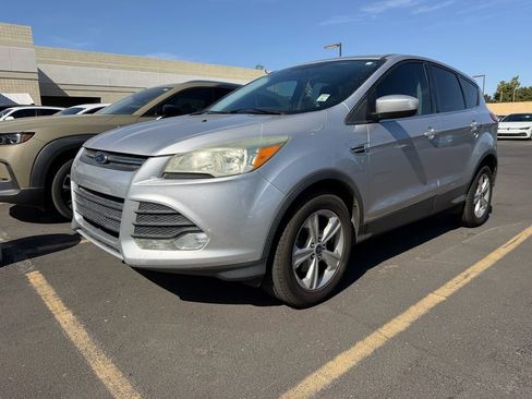 Used 2016 Ford Escape SE image 2