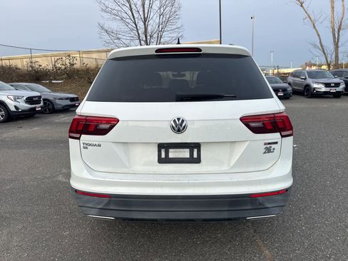 Used 2019 Volkswagen Tiguan SE w/ Panoramic Sunroof Package image 4