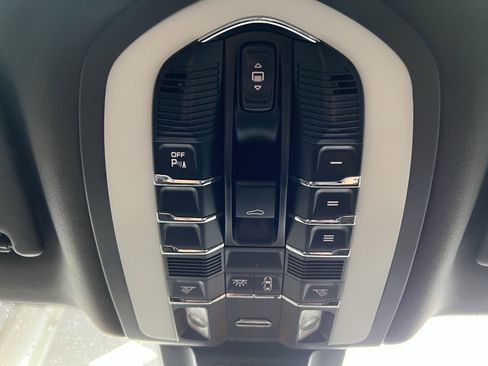 Used 2016 Porsche Macan S image 28