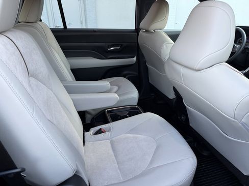 Used 2025 Toyota Grand Highlander MAX Limited image 14