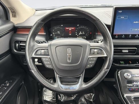 Used 2023 Lincoln Nautilus Reserve AWD/4WD image 8