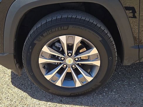Used 2025 Chevrolet Equinox LT AWD/4WD image 10