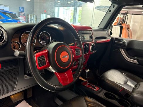 Used 2016 Jeep Wrangler Unlimited Rubicon AWD/4WD image 17