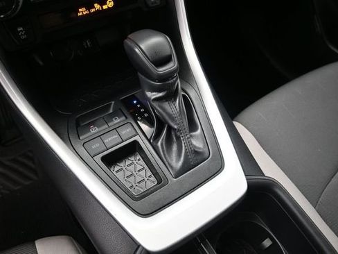 Used 2025 Toyota RAV4 XLE FWD image 29