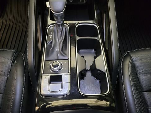 Used 2024 Kia Telluride SX Prestige w/ Towing Package image 38