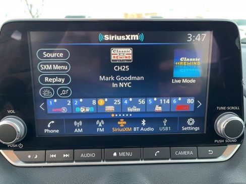 Used 2022 Nissan Sentra SV image 17