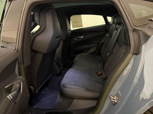 Used 2022 Audi e-tron GT Premium Plus image 15