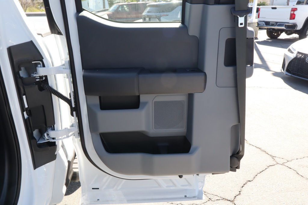 New 2027 Ford F350 XL w/ XL Chrome Package RWD image 34